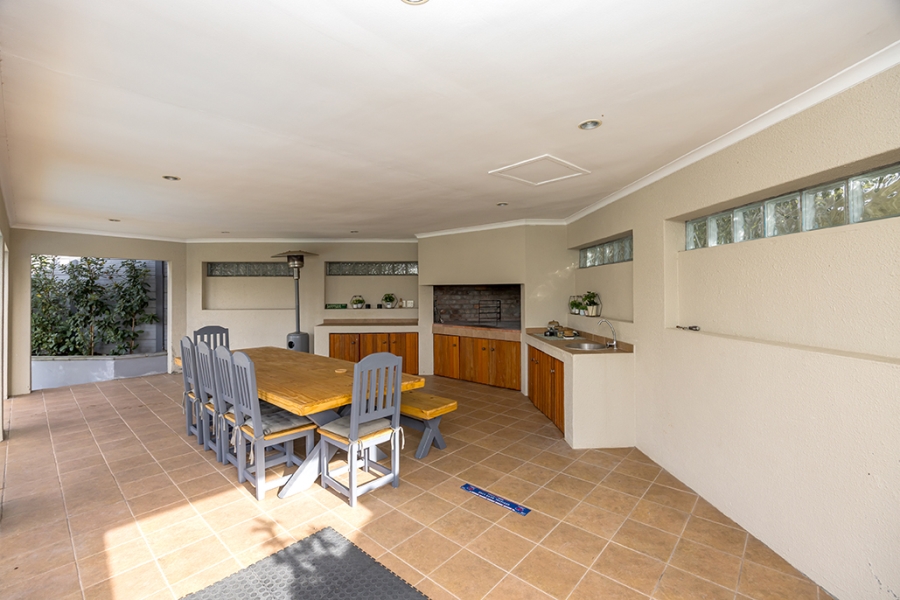 4 Bedroom Property for Sale in Amanda Glen Western Cape
